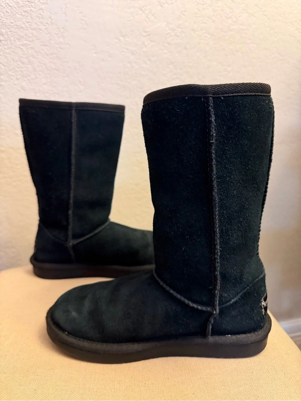 Koolaburra By UGG girls Black Suede Victoria Bow-Back Winter Boots Sz-1.  K